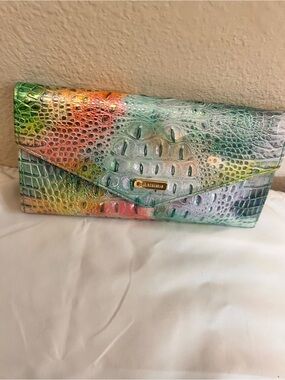 🪭NWOT RARE BRAHMIN IRIDESCENT Multi-Color Croc Embossed Envelope WALLET.